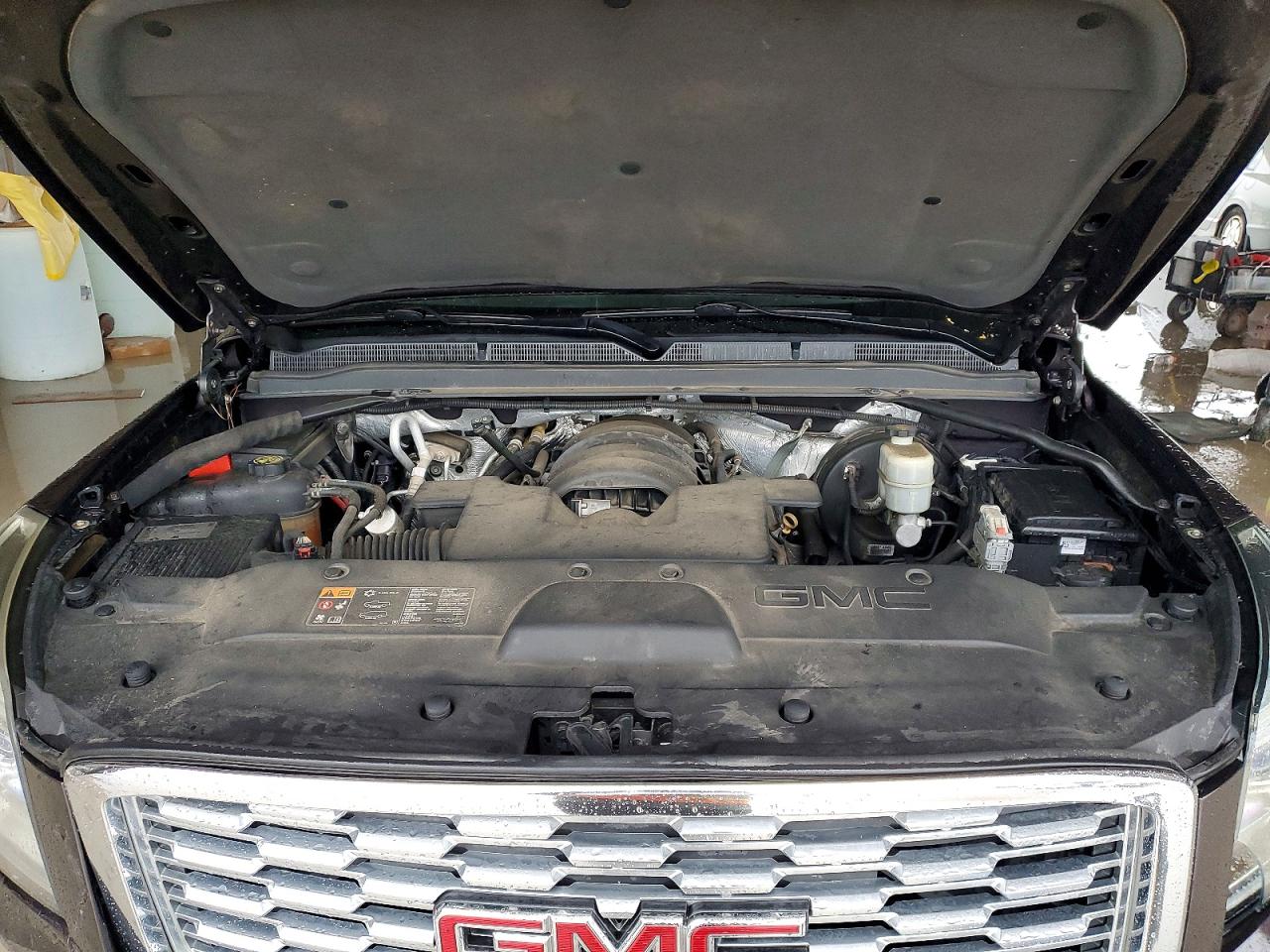 GMC Yukon Slt