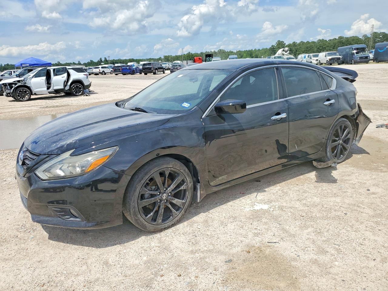 Salvage Nissan Altima Image