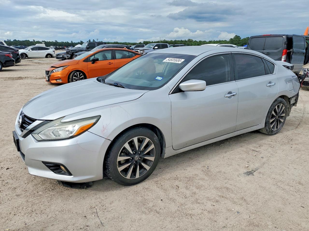 Salvage Nissan Altima Image
