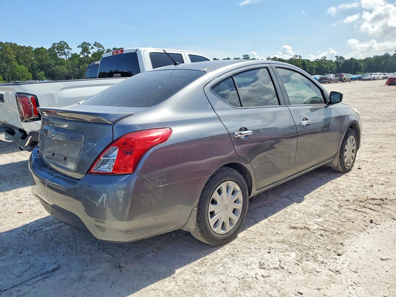 Nissan Versa Sv