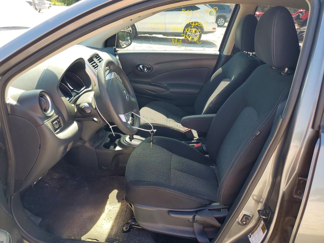 Nissan Versa Sv