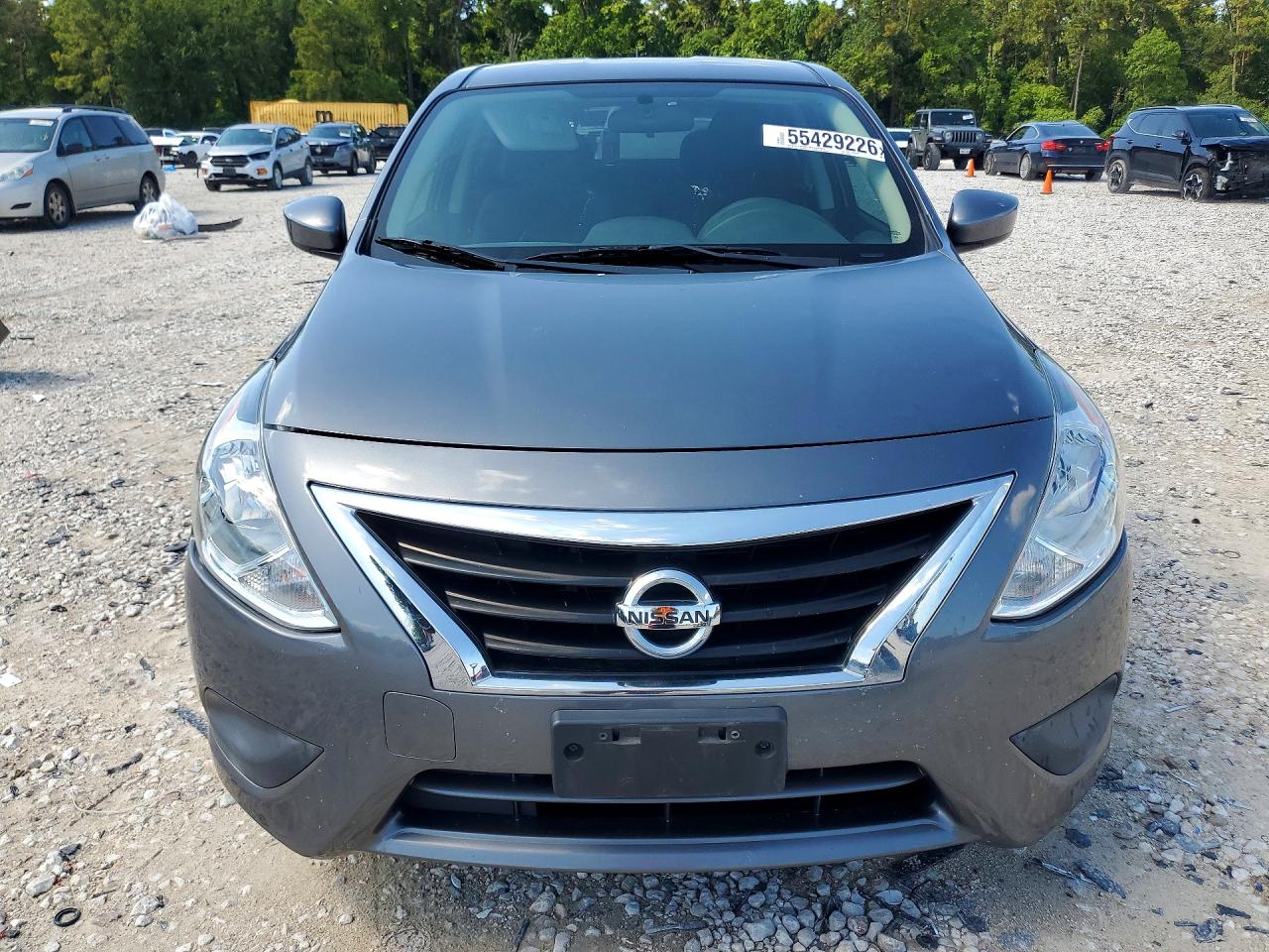 Nissan Versa Sv
