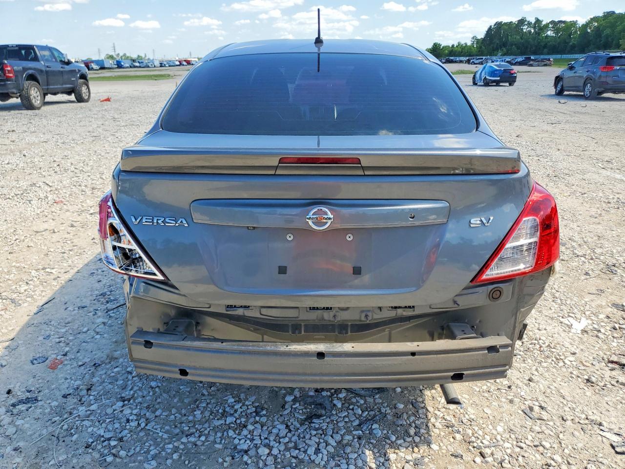 Nissan Versa Sv