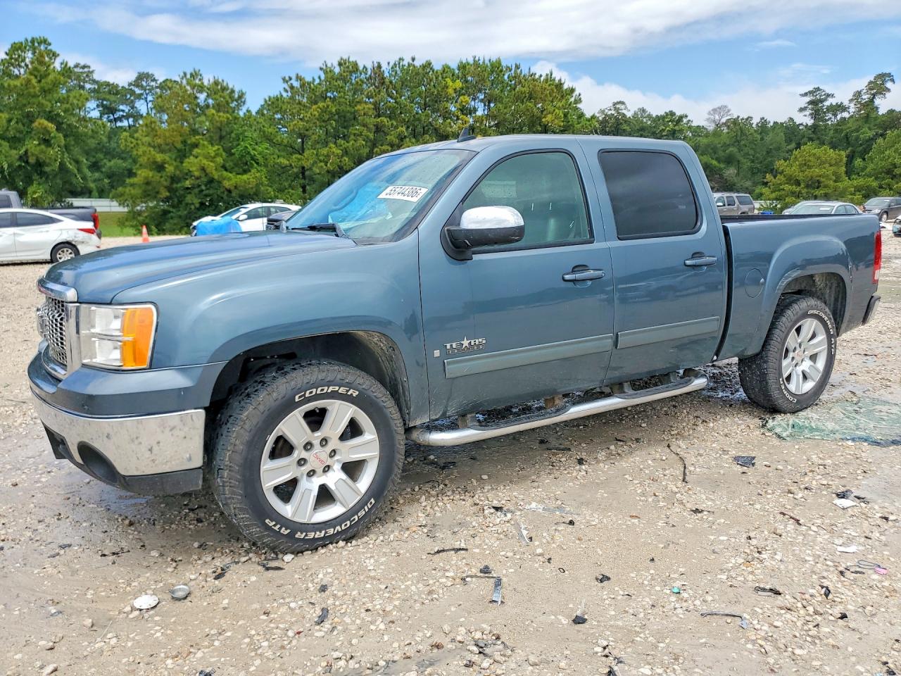 Salvage GMC Sierra Image