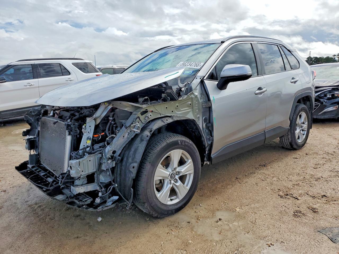 Salvage Toyota RAV4 Image