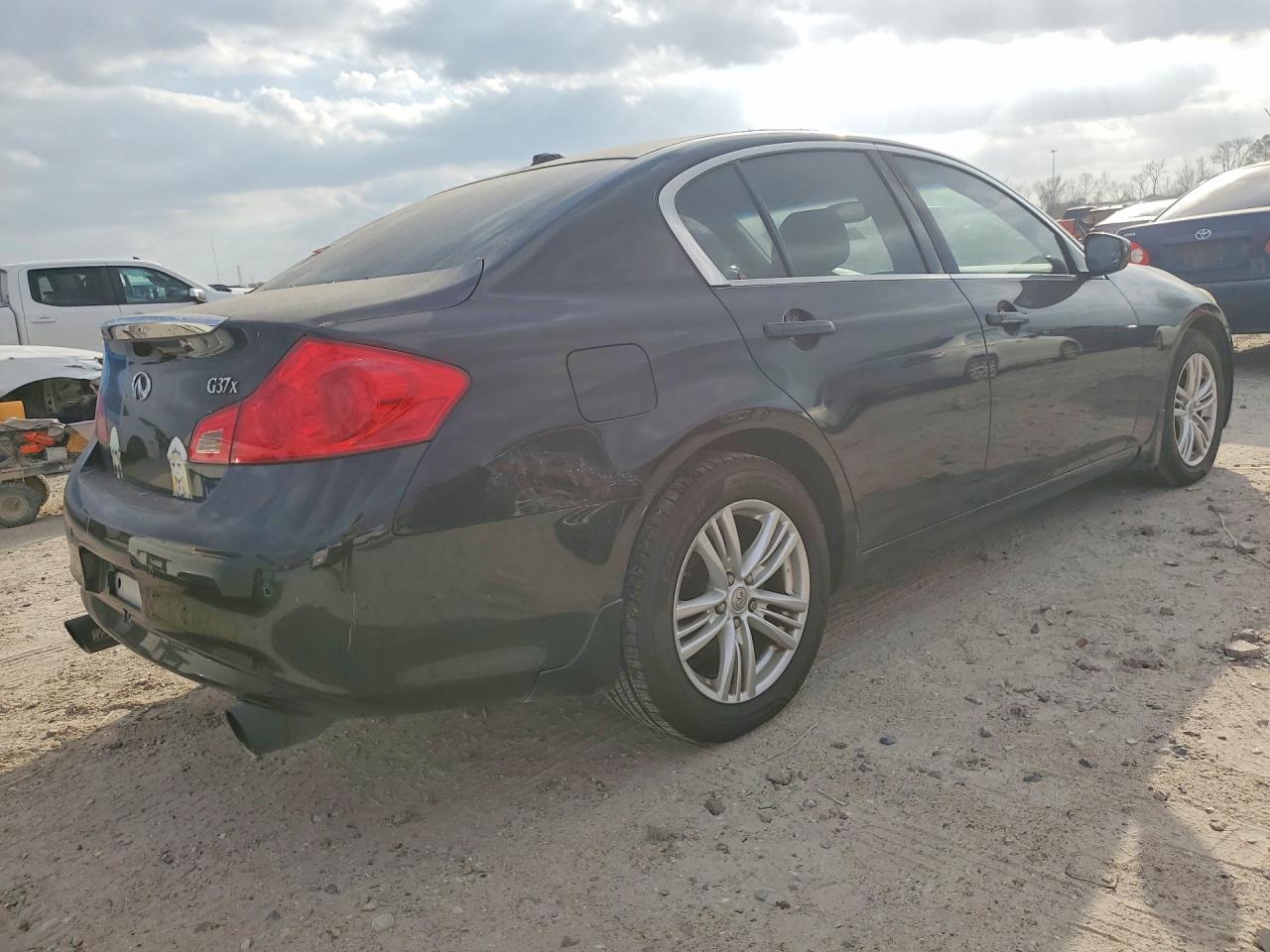 INFINITI G37