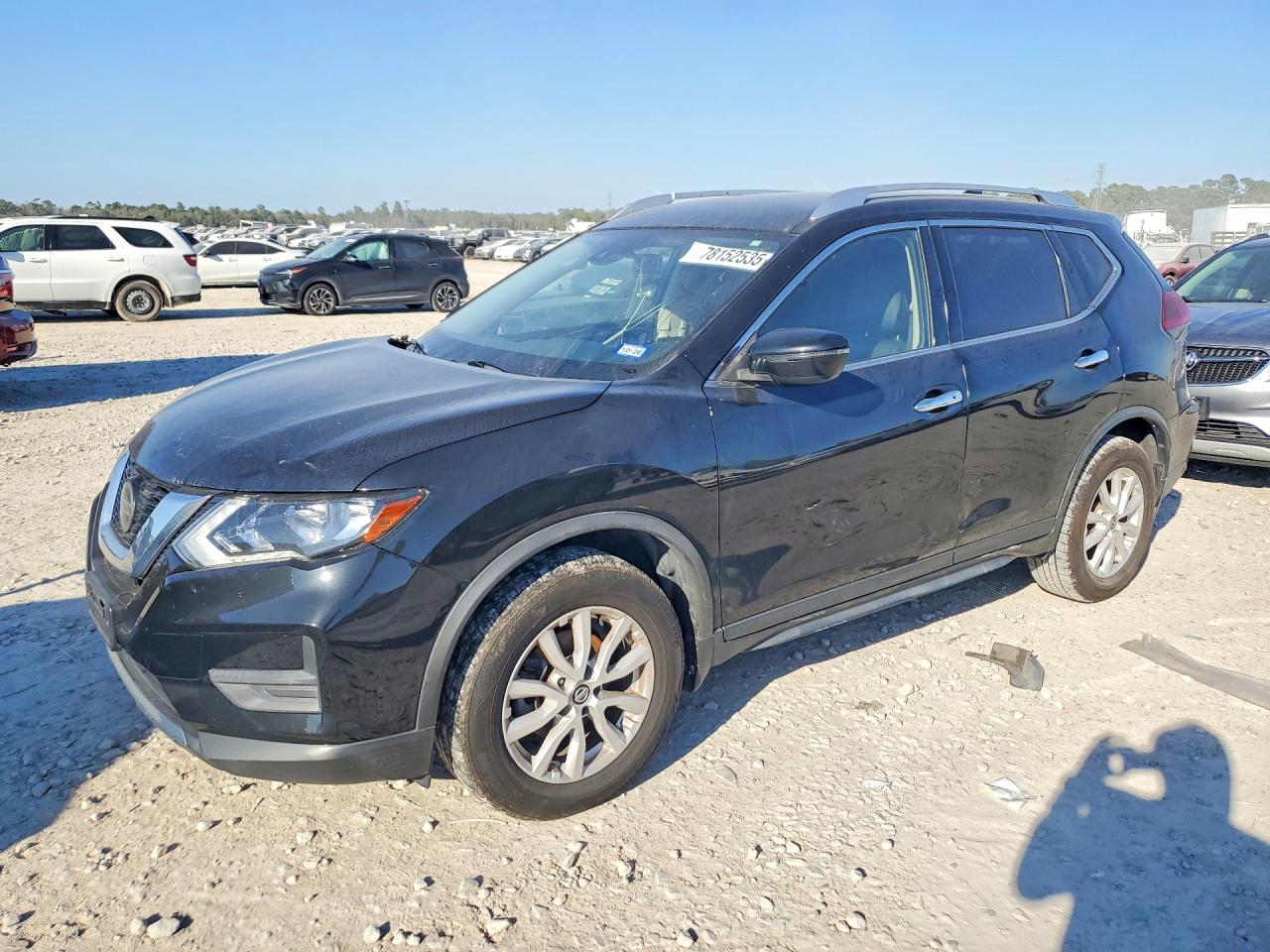 Salvage Nissan Rogue Image