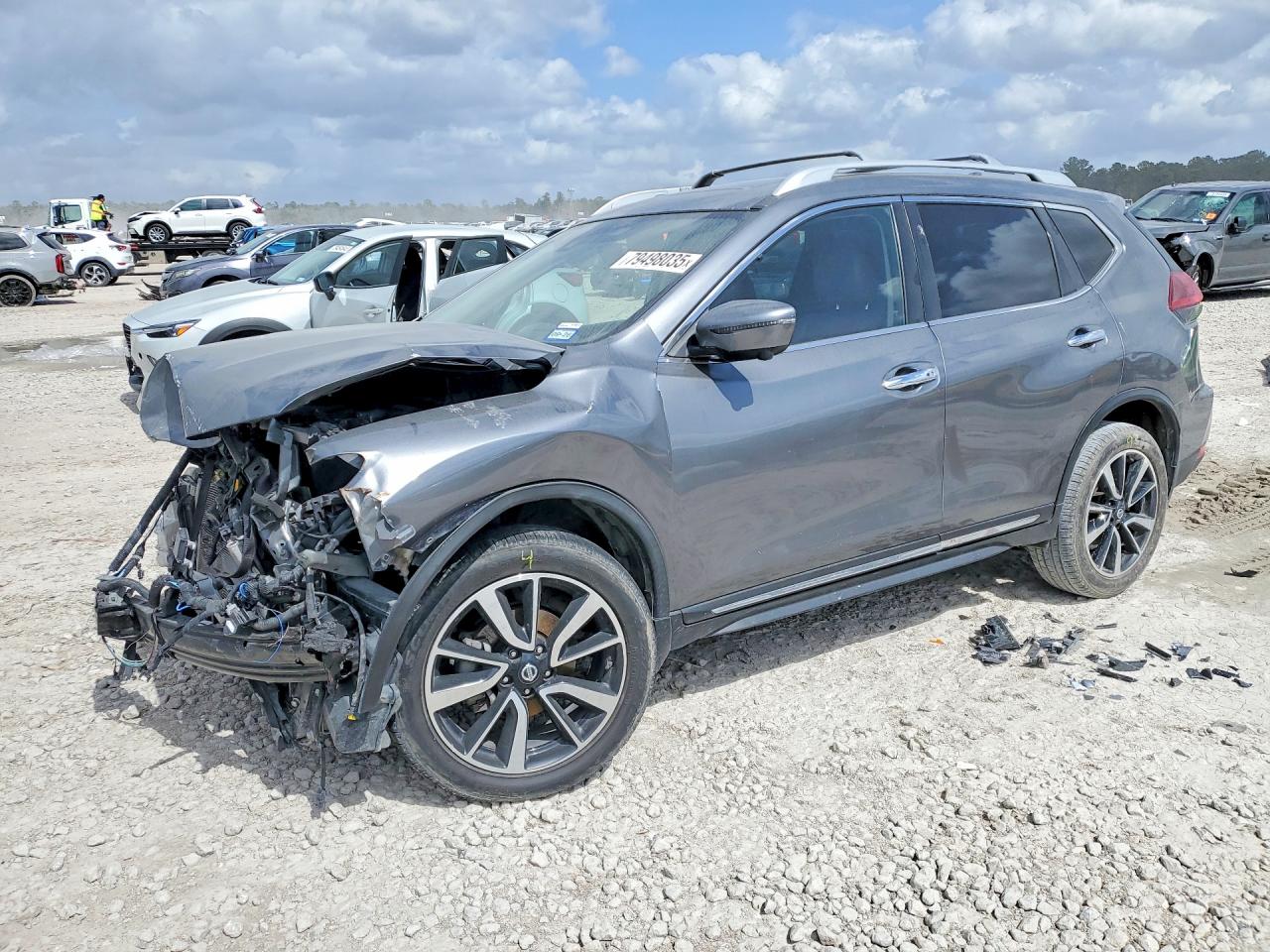 Salvage Nissan Rogue Image