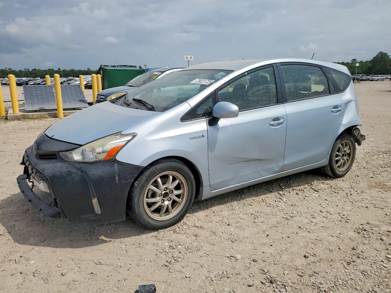 Salvage Toyota Prius Image