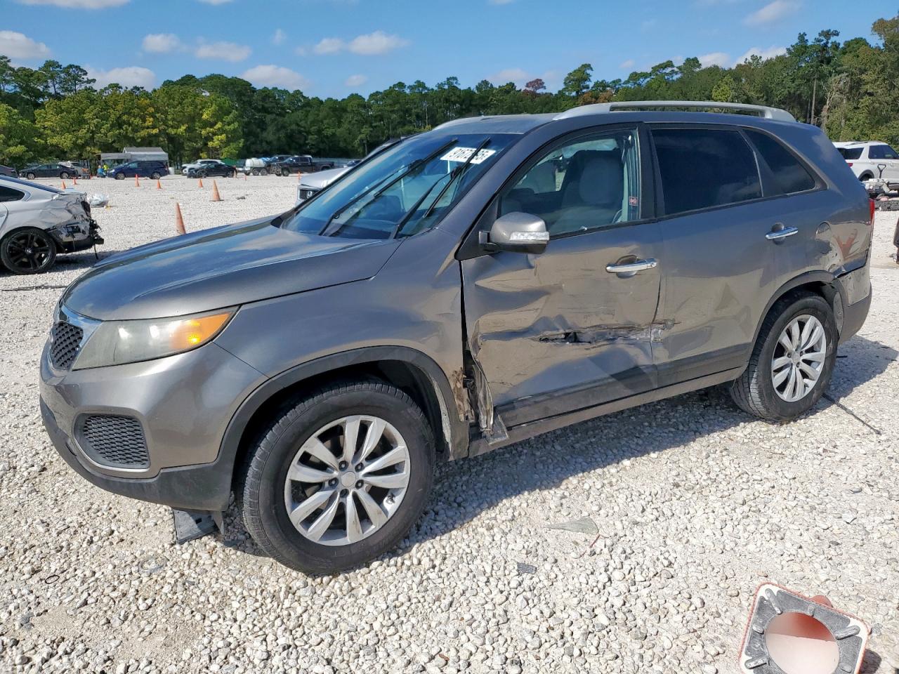 Salvage Kia Sorento Image