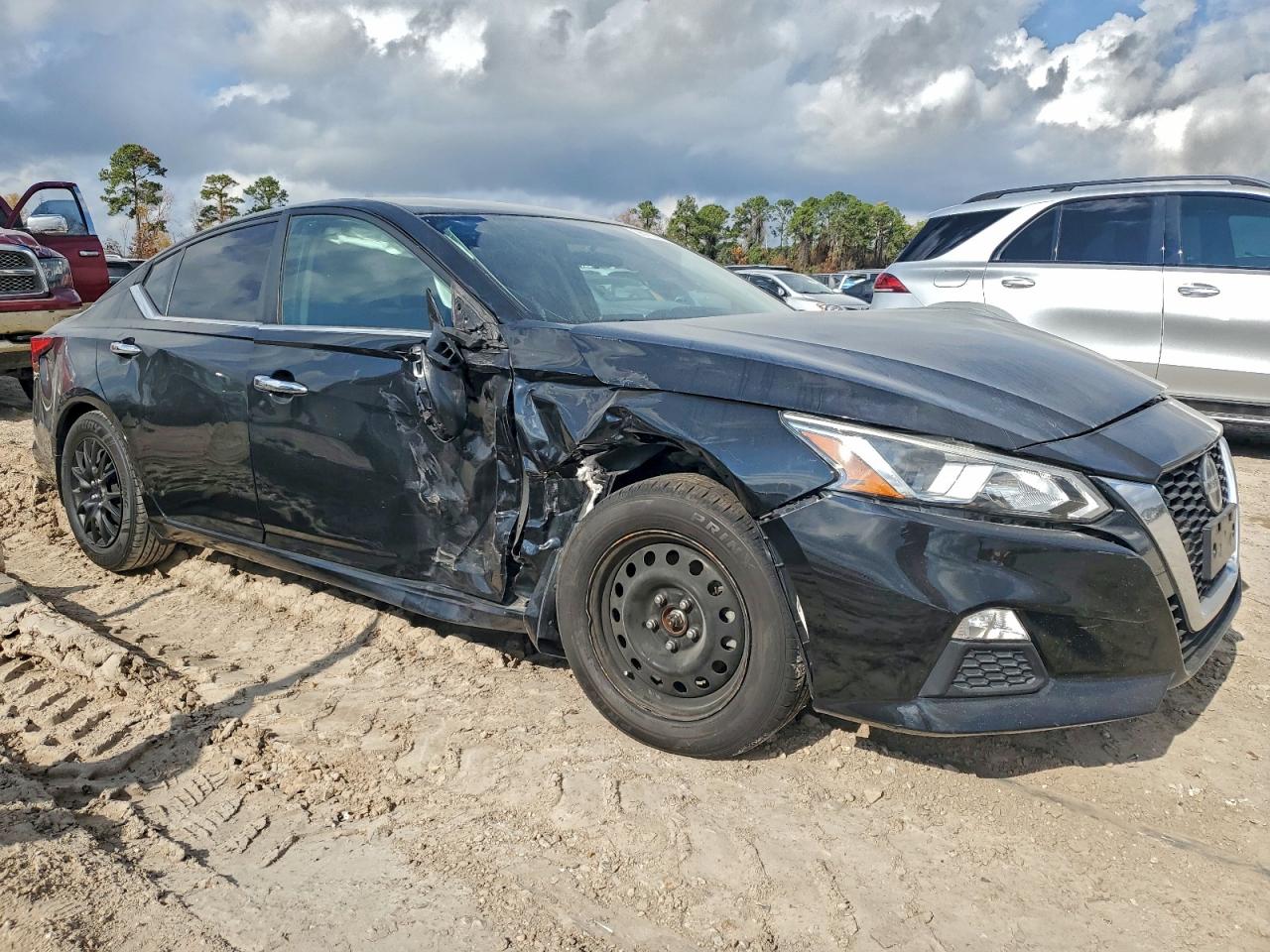 Nissan Altima S