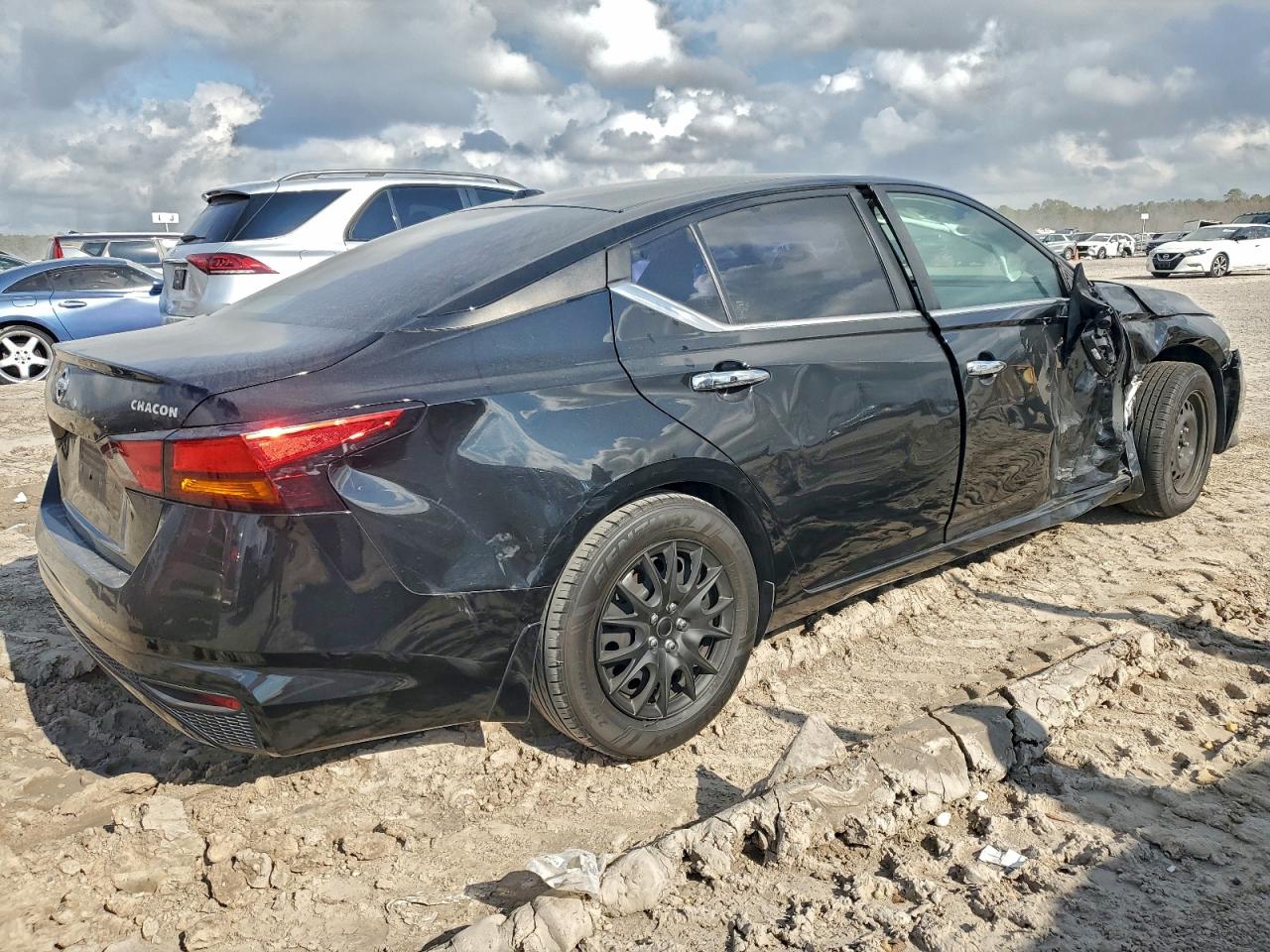 Nissan Altima S