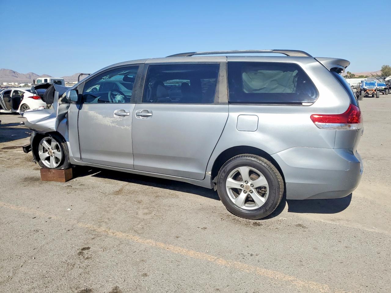 Toyota Sienna Le