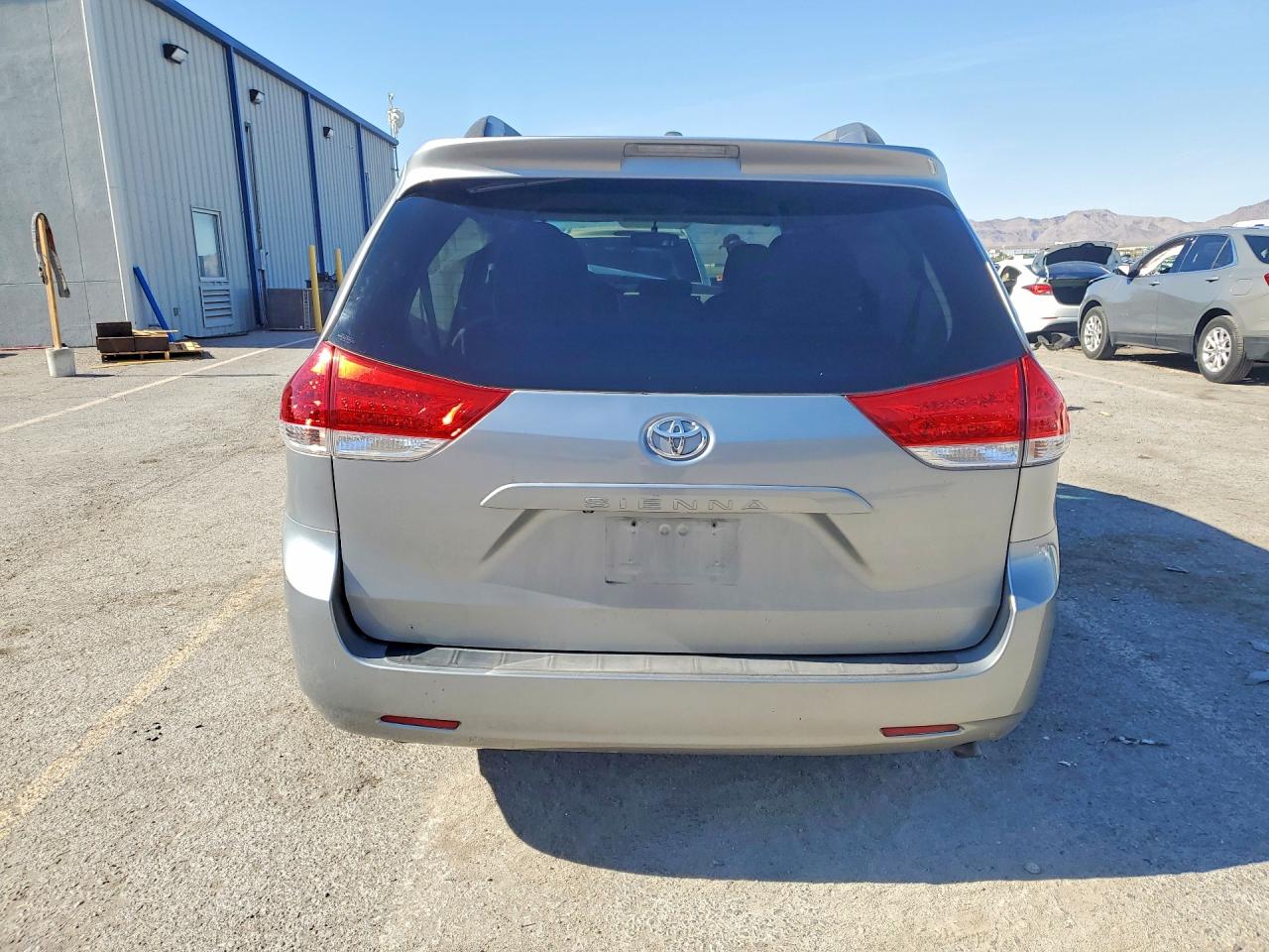 Toyota Sienna Le