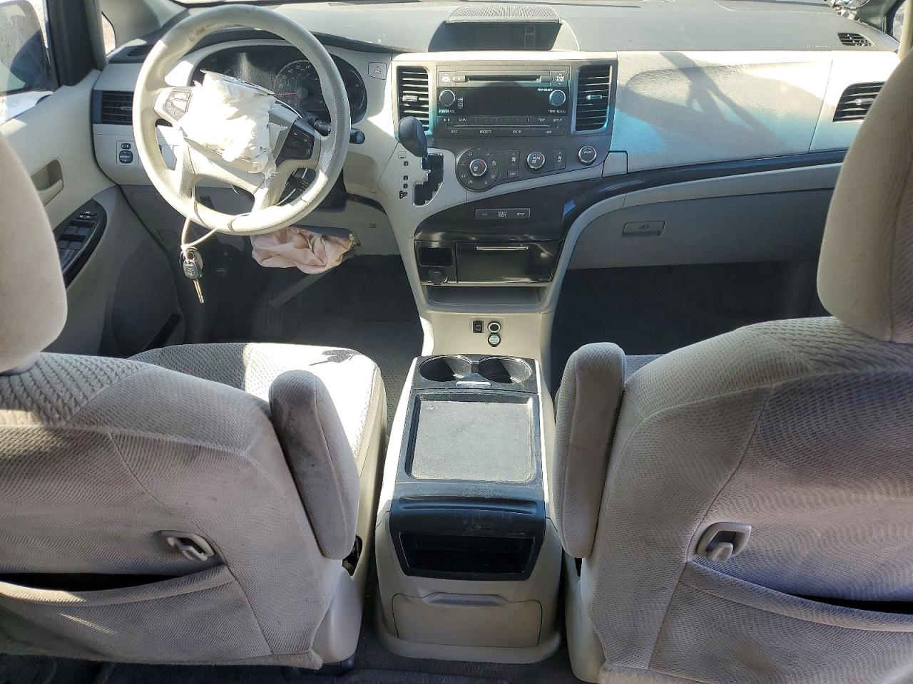 Toyota Sienna Le