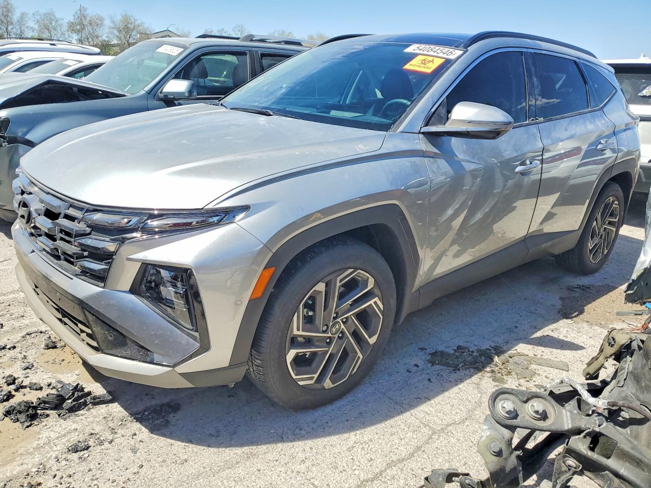 Salvage Hyundai TUCSON Image