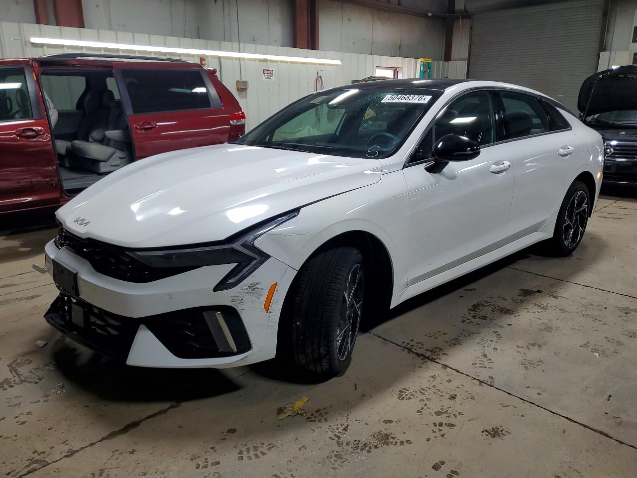Salvage Kia K5 Image