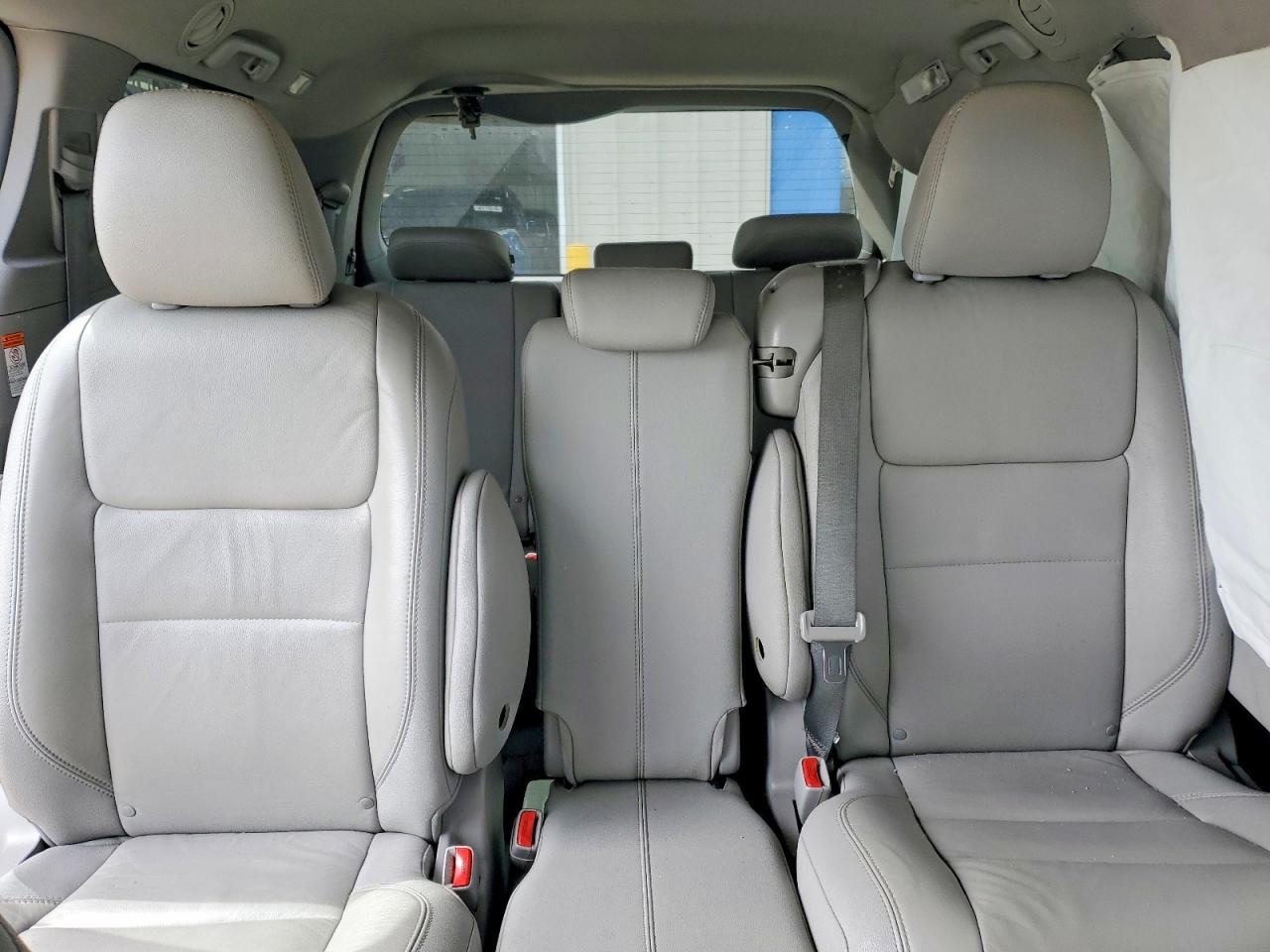 Toyota Sienna Xle 8-passenger