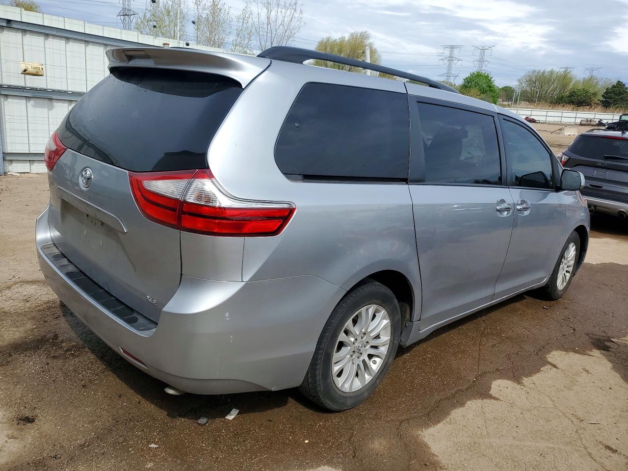Toyota Sienna Xle 8-passenger