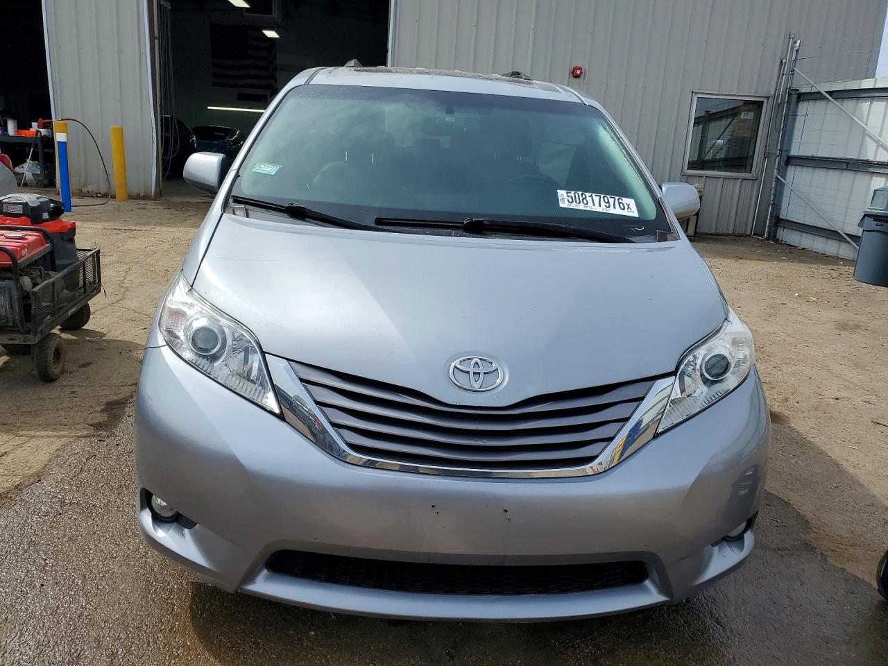 Toyota Sienna Xle 8-passenger