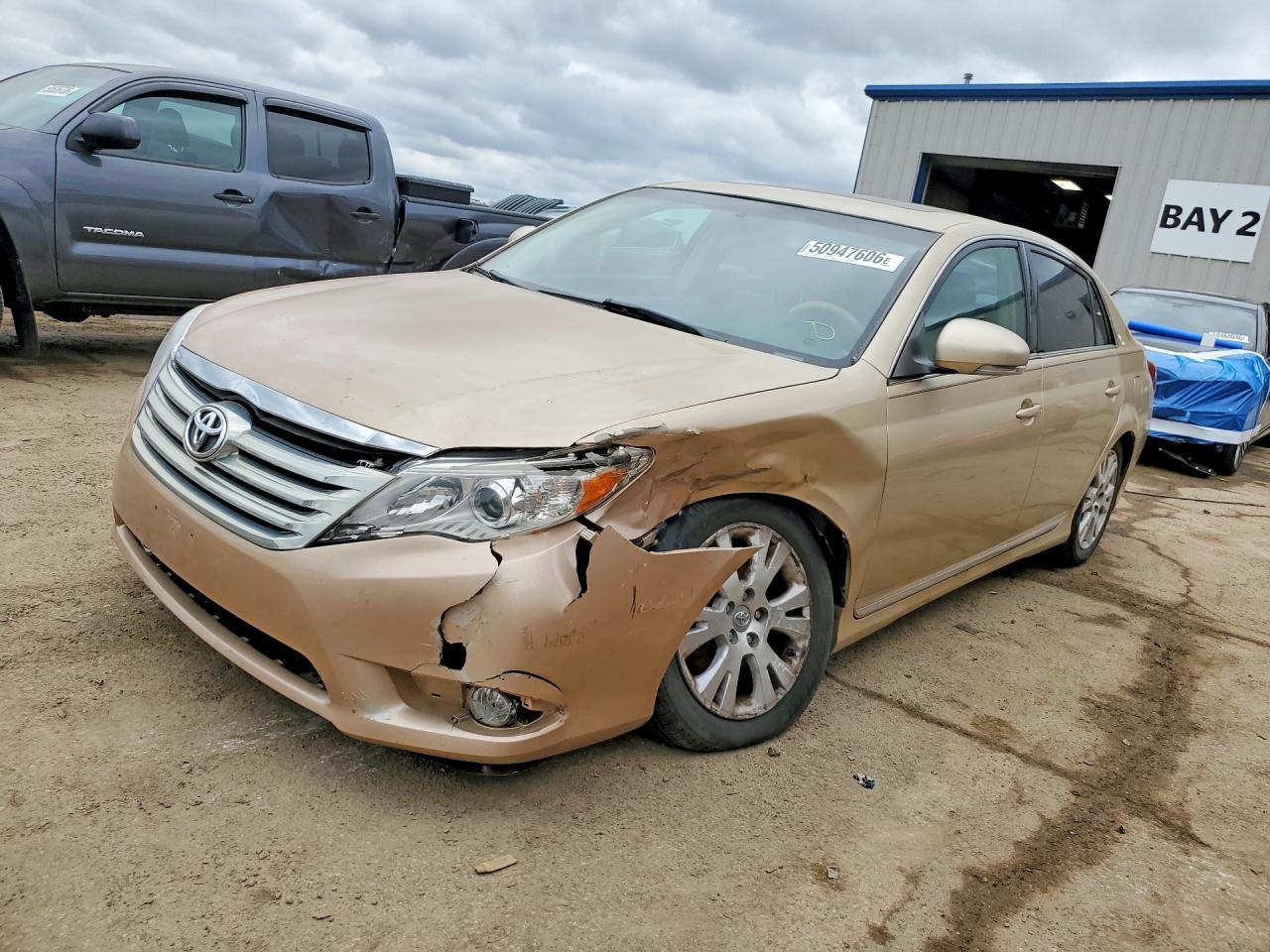 Salvage Toyota Avalon Image
