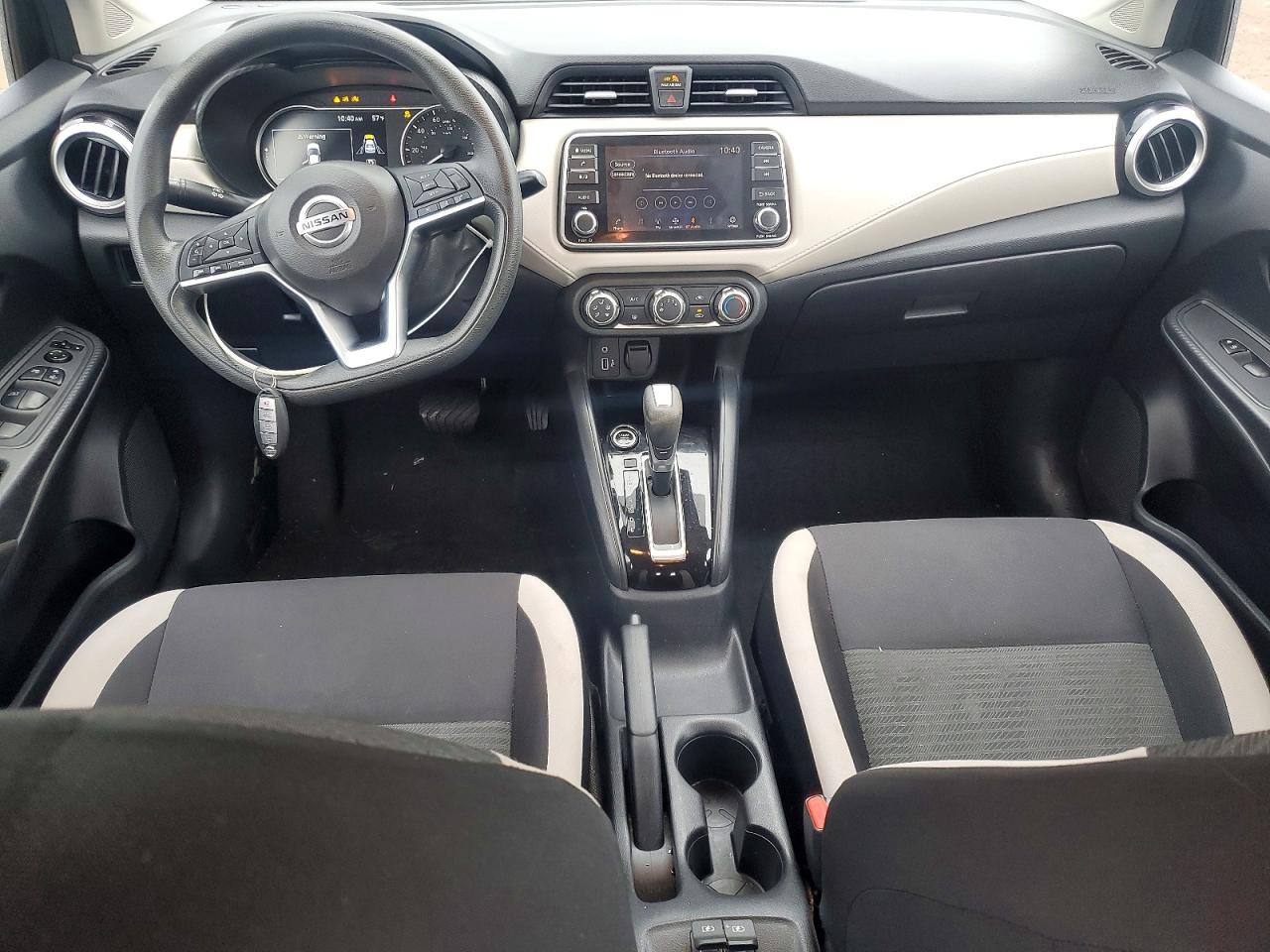 Nissan Versa Sv