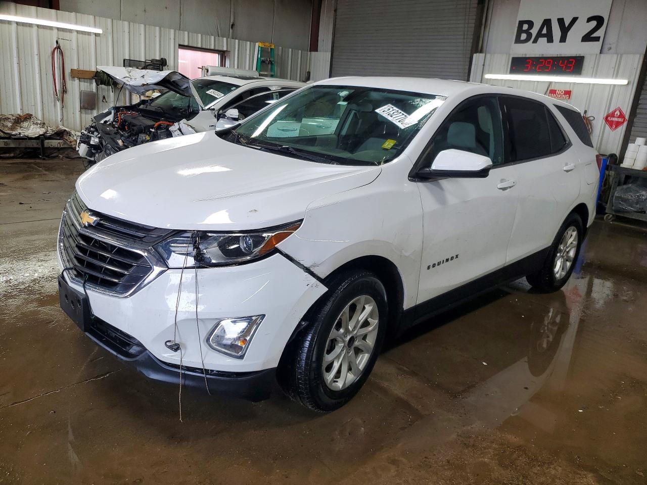 Salvage Chevrolet Equinox Image