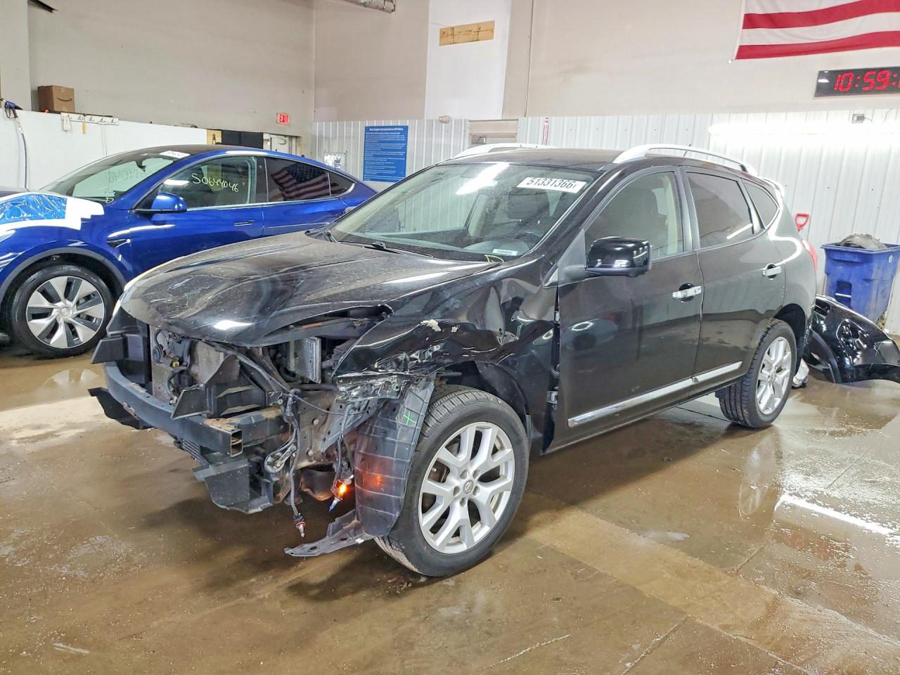 Salvage Nissan Rogue Image
