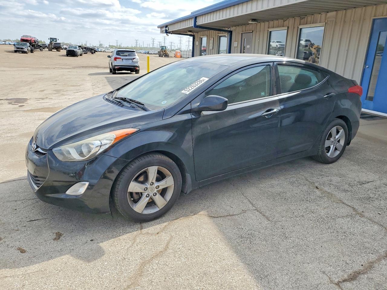 Salvage Hyundai ELANTRA Image