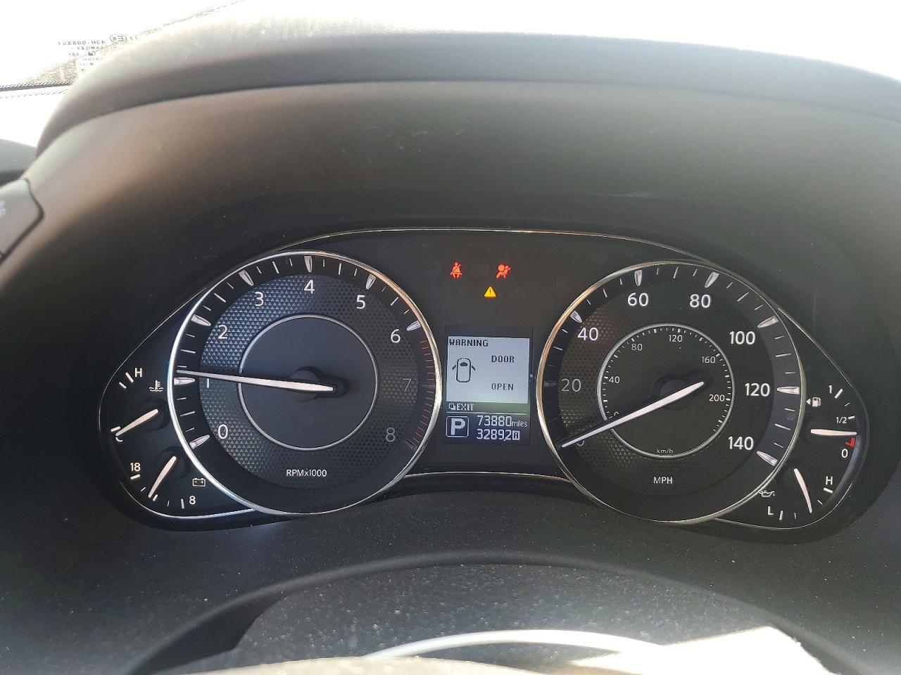 Nissan Armada Sv