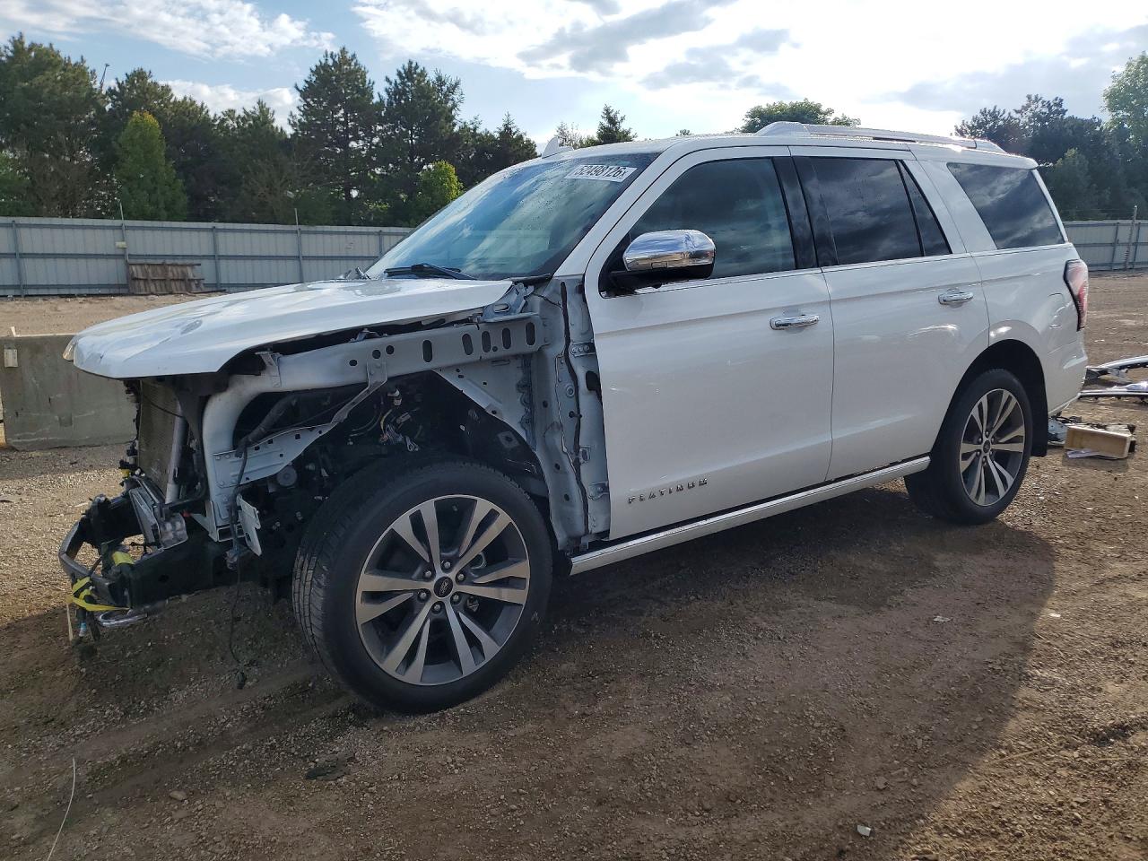 Salvage Ford Expedition Image