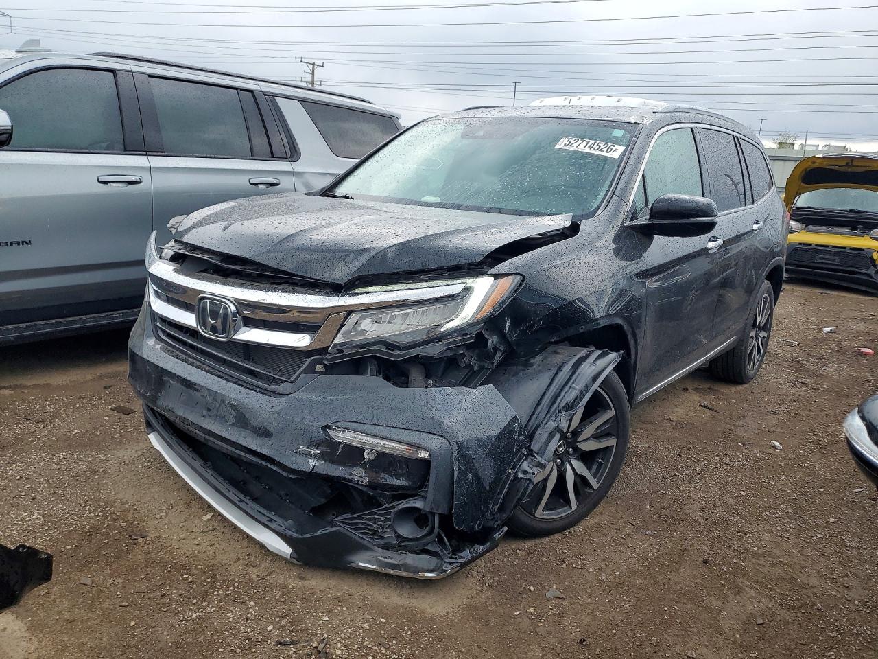 Salvage Honda Pilot Image
