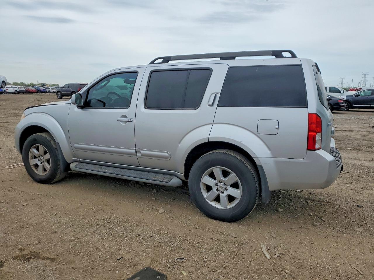 Nissan Pathfinder S