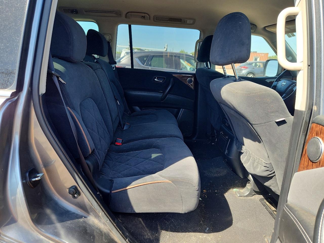 Nissan Armada Sv