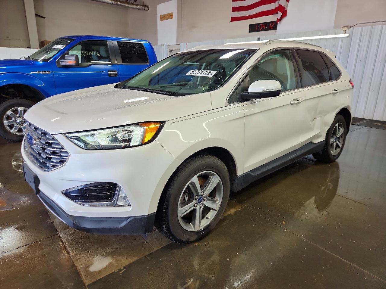 Salvage Ford Edge Image