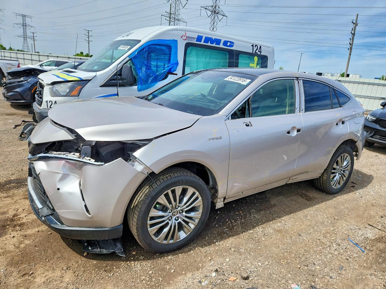 Salvage Toyota Venza Image