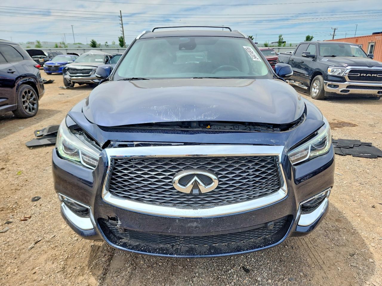 INFINITI Qx Luxe