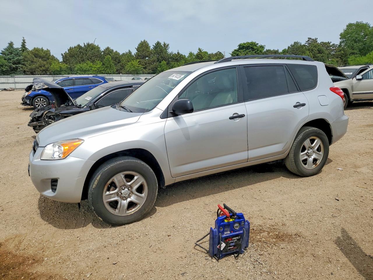 Salvage Toyota RAV4 Image