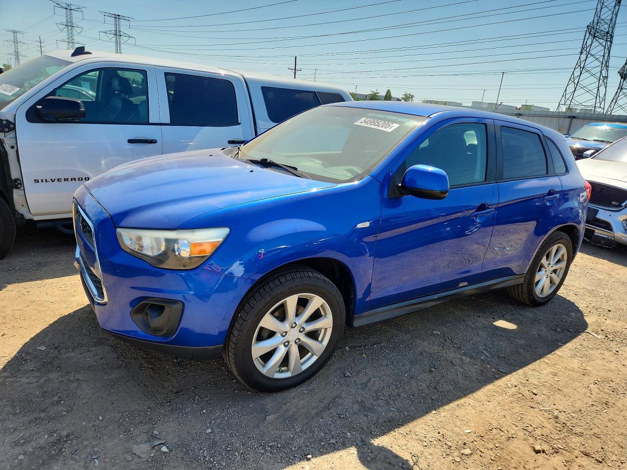 Salvage Mitsubishi Outlander Image