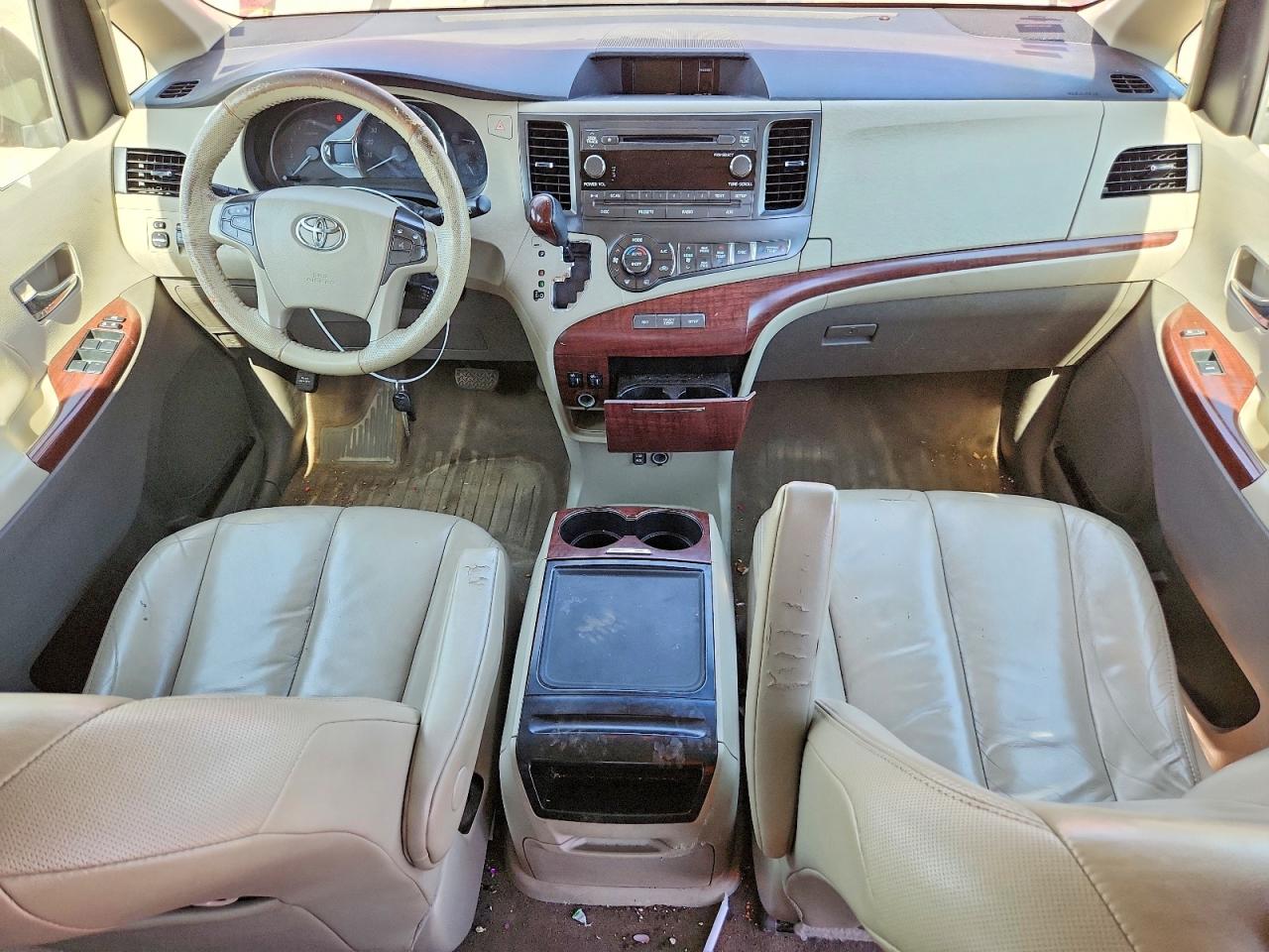 Toyota Sienna Xle 8-passenger