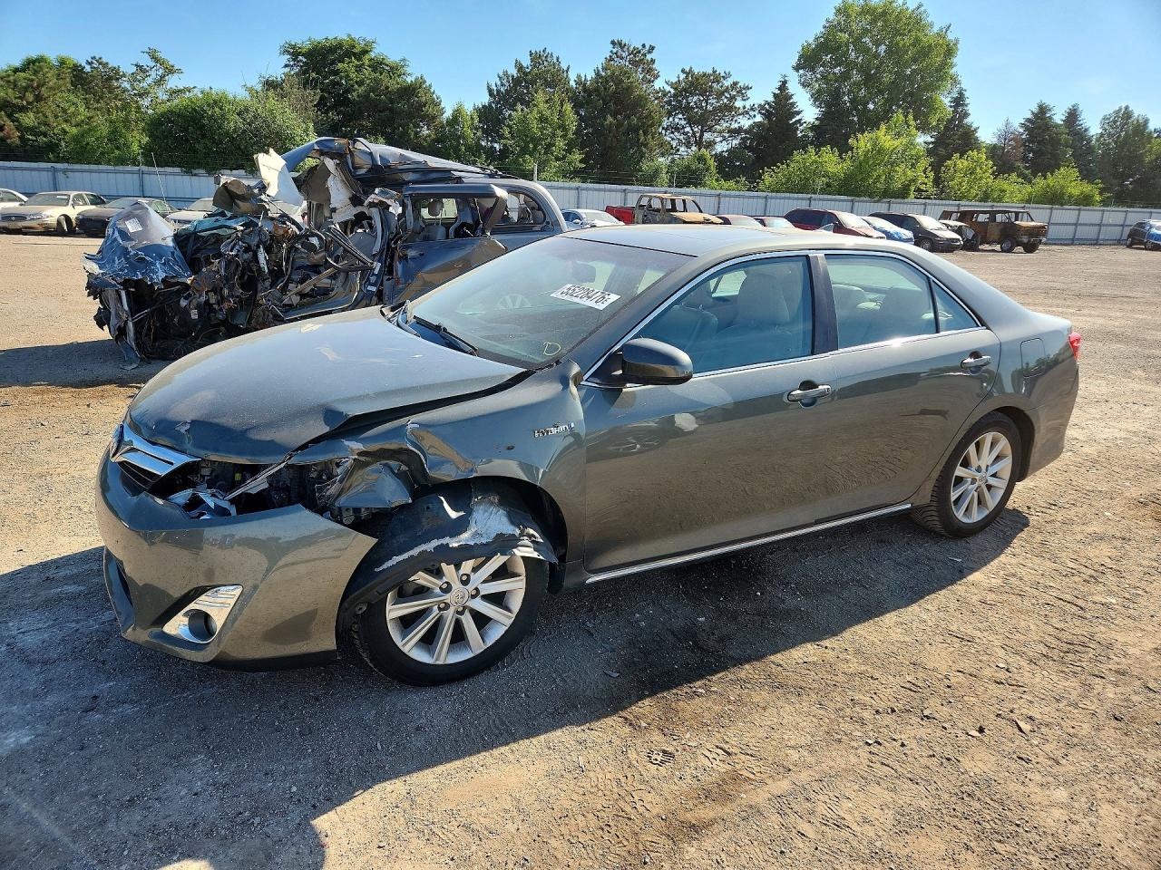 Salvage Toyota Camry Image