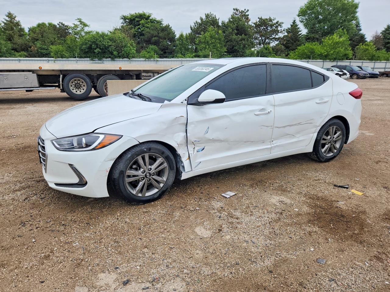 Salvage Hyundai ELANTRA Image