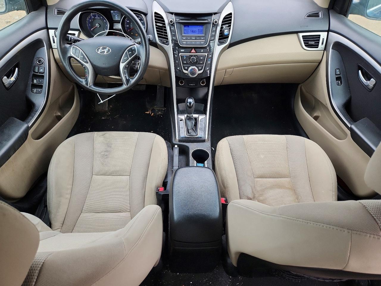 Hyundai ELANTRA Base
