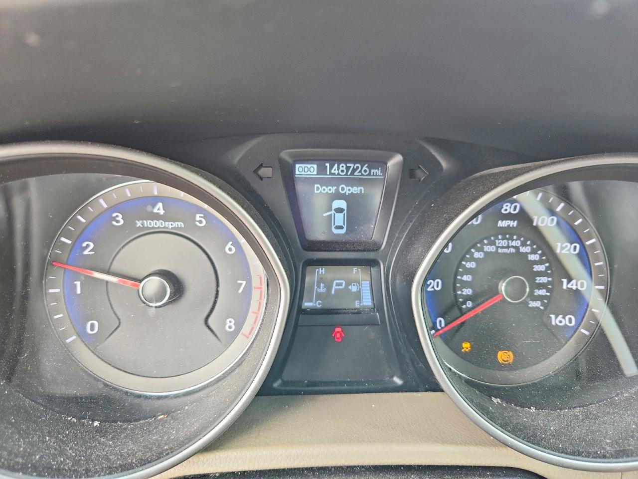 Hyundai ELANTRA Base