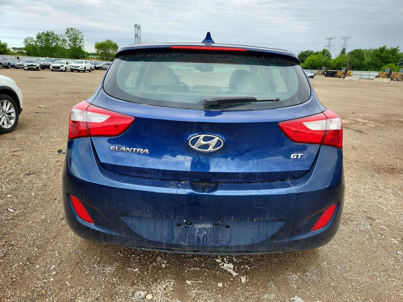 Hyundai ELANTRA Base