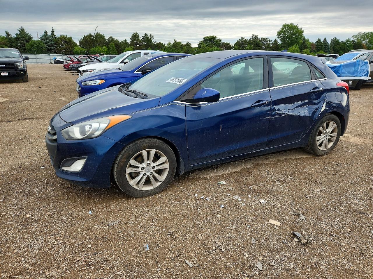 Salvage Hyundai ELANTRA Image