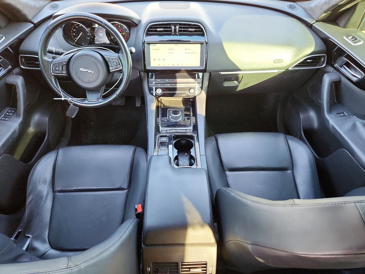 Jaguar F-PACE Premium