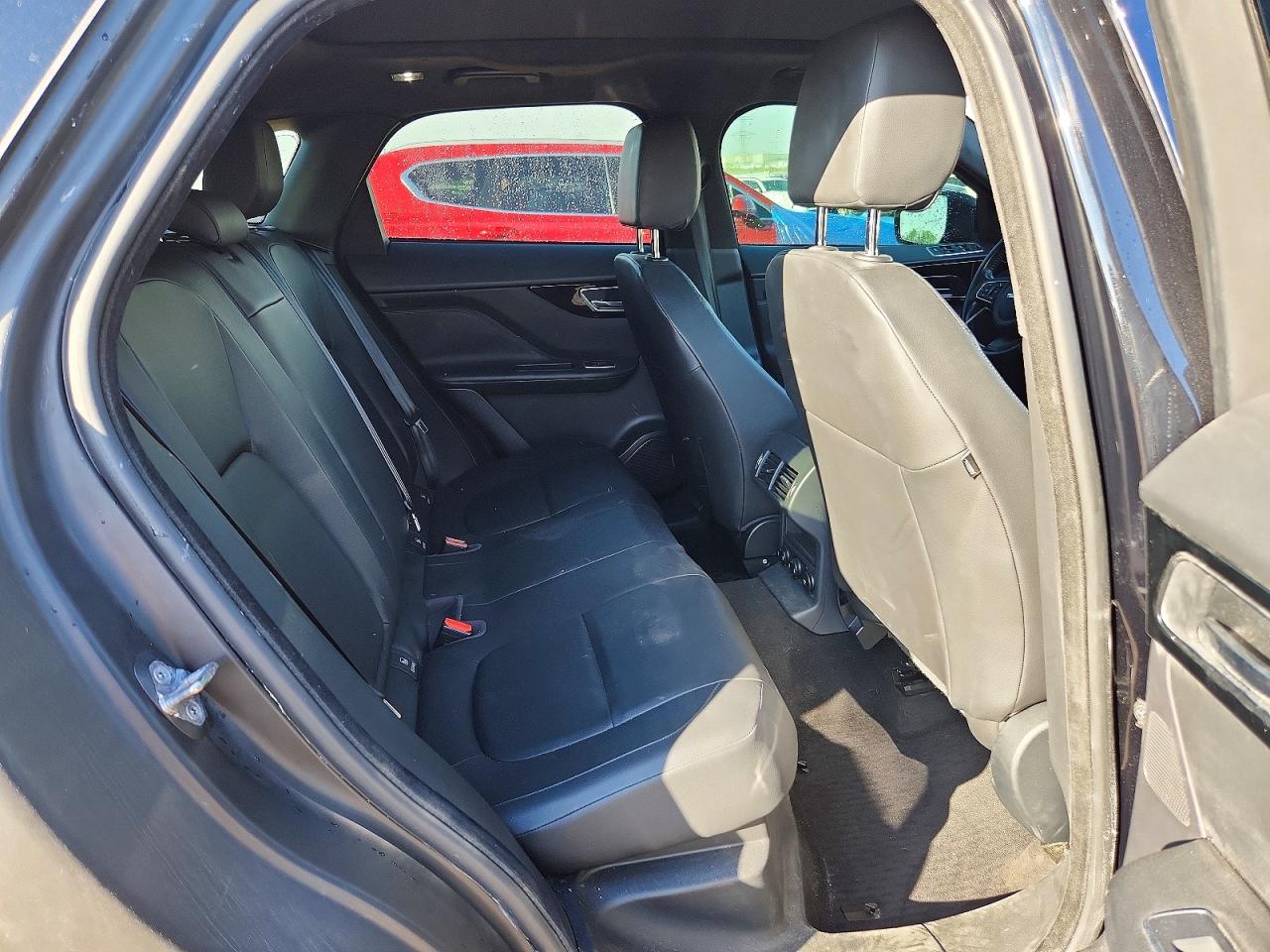 Jaguar F-PACE Premium