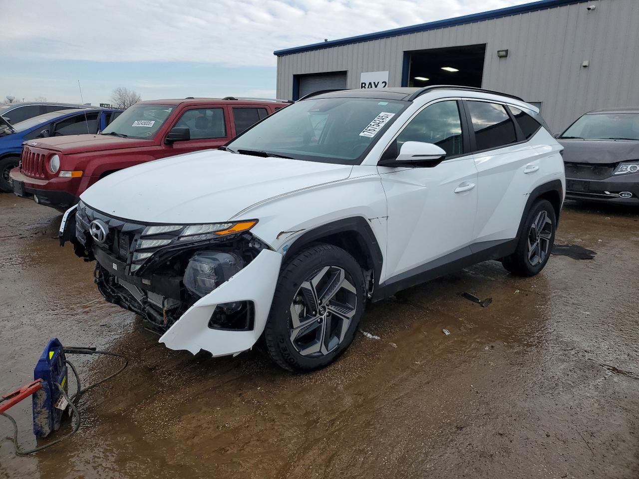 Salvage Hyundai TUCSON Image
