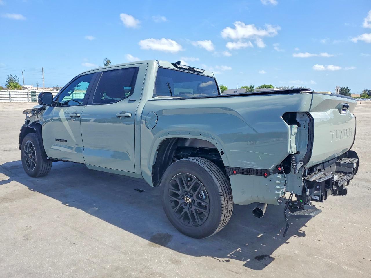 Toyota Tundra Crewmax Limited